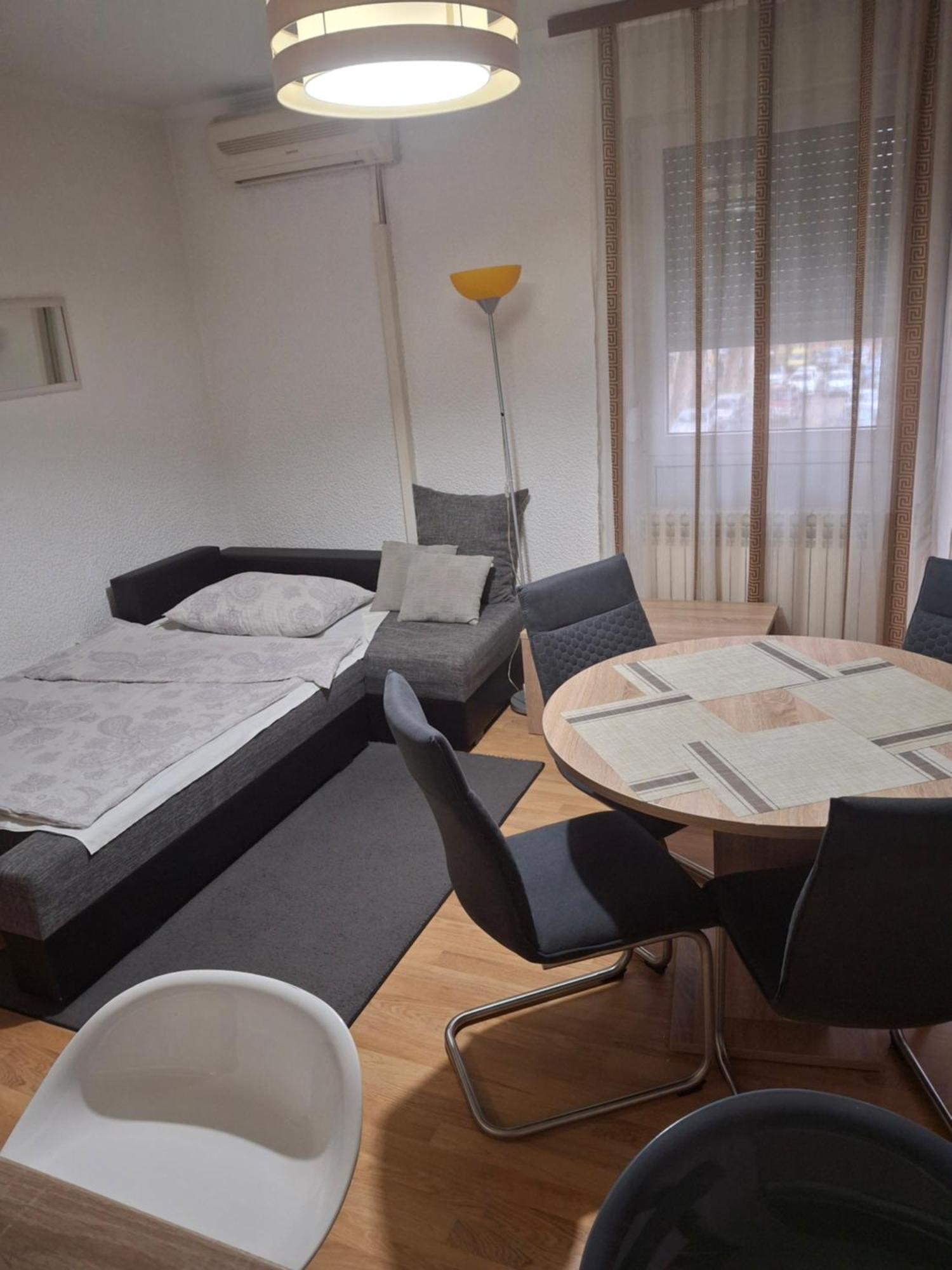 Apartman Centros Osijek Buitenkant foto