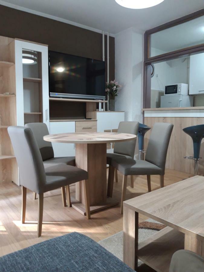 Apartman Centros Osijek Buitenkant foto