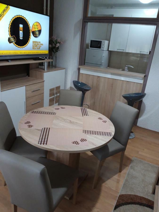 Apartman Centros Osijek Buitenkant foto